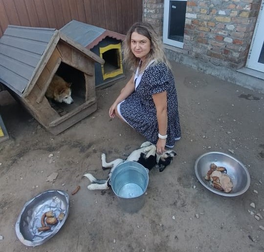 Фотографія Ірина Єкименко з чотирилапими вихованцями в Луцьку